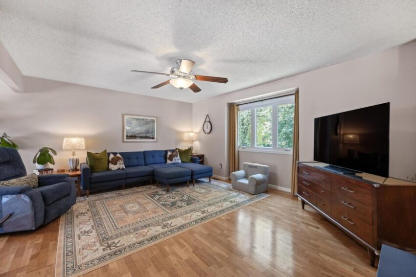 Spacious living room and hardwood floor.